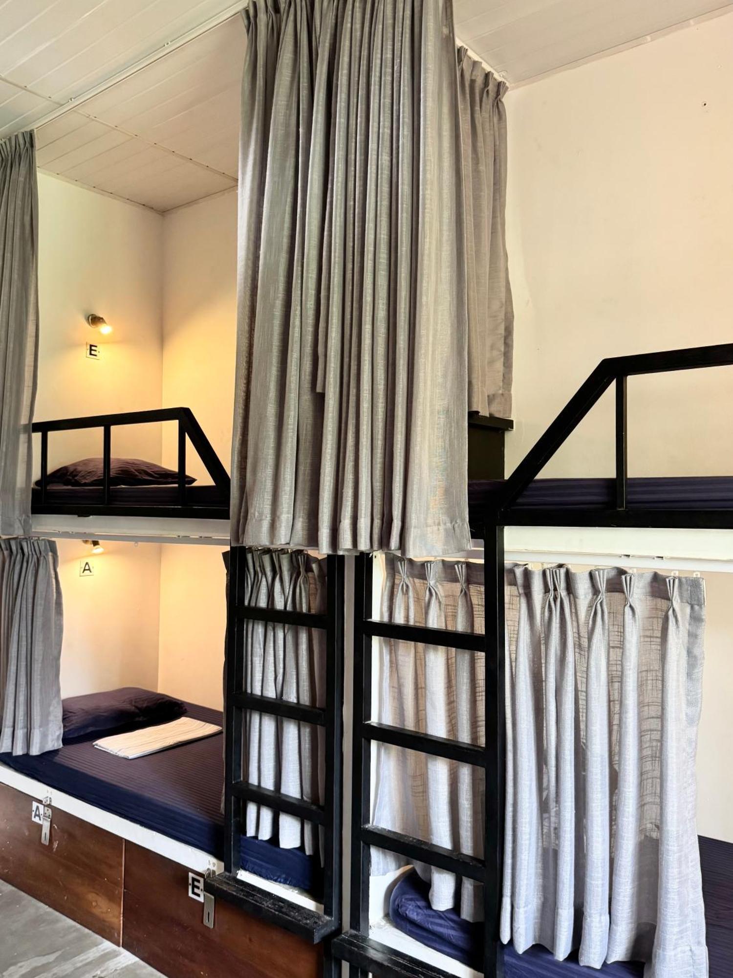 The Hostel Мірісса Екстер'єр фото