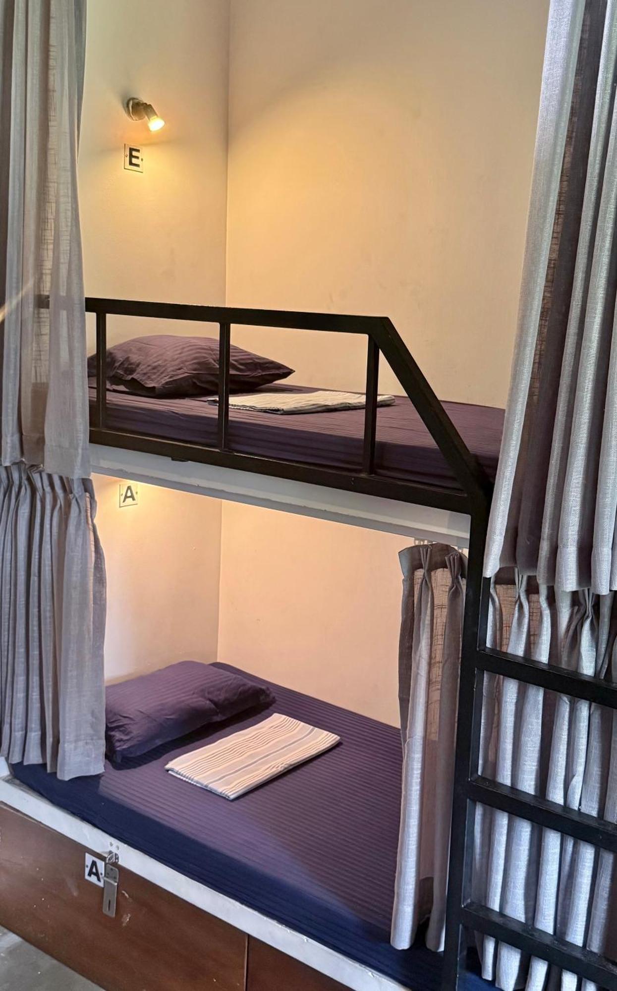 The Hostel Мірісса Екстер'єр фото