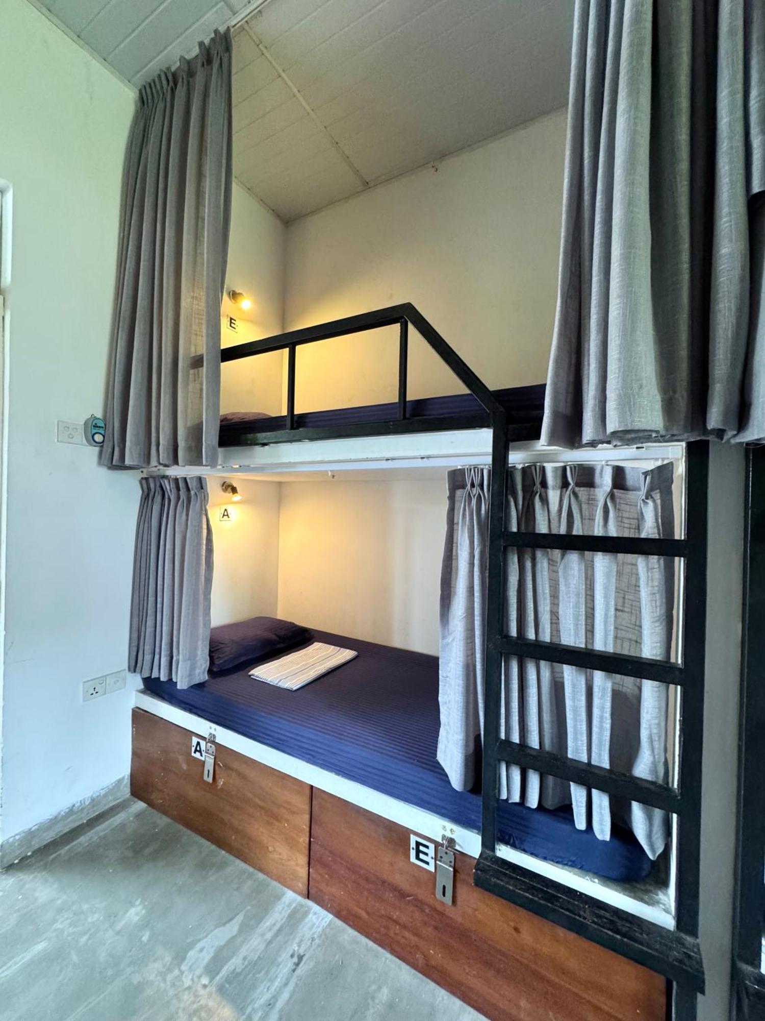 The Hostel Мірісса Екстер'єр фото