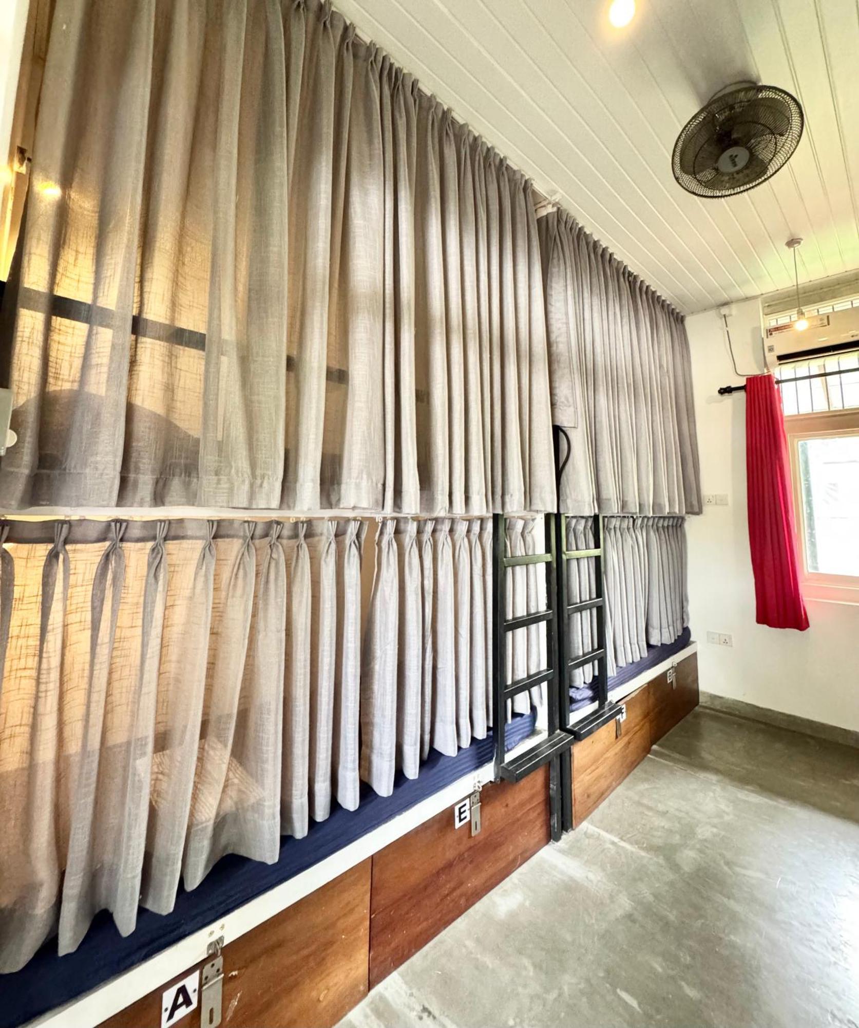 The Hostel Мірісса Екстер'єр фото